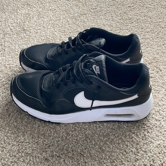 Nike Air Max - Black and White - Picture 1 of 4